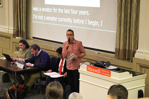 Thomas Perrault presents the proposal in front of the University Senate.