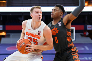 Buddy Boeheim and Syracuse split their two games against Clemson last season. 