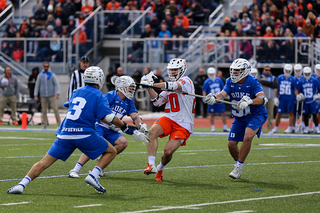 David Lipka lays off a pass. 